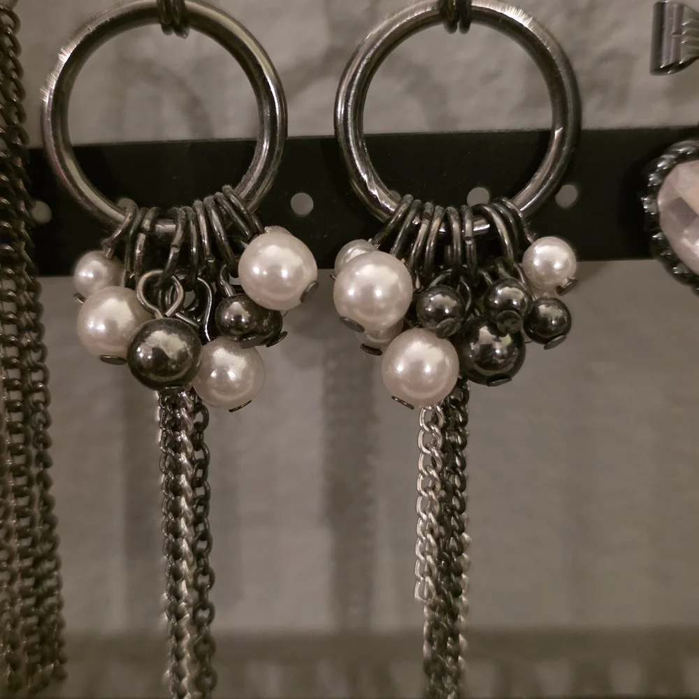 Edgy Gunmetal & Pearl Tassel Drop Earrings – Mixed Multi-Tone